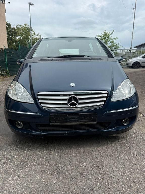 Blau Gebraucht 2004 Mercedes A200 Limousine | 790 € - Bild 1/4
