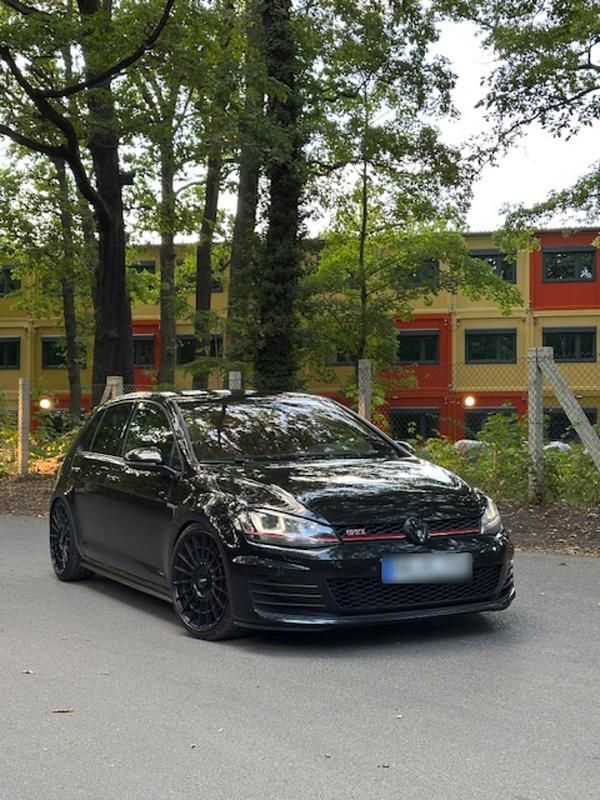 Gebraucht VW Golf VII GTI 230 PS (169 kW) 2016 Schwarz Limousine