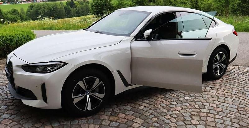 Gebraucht BMW i4 210 kW (286 PS) 2023 Weiß Limousine