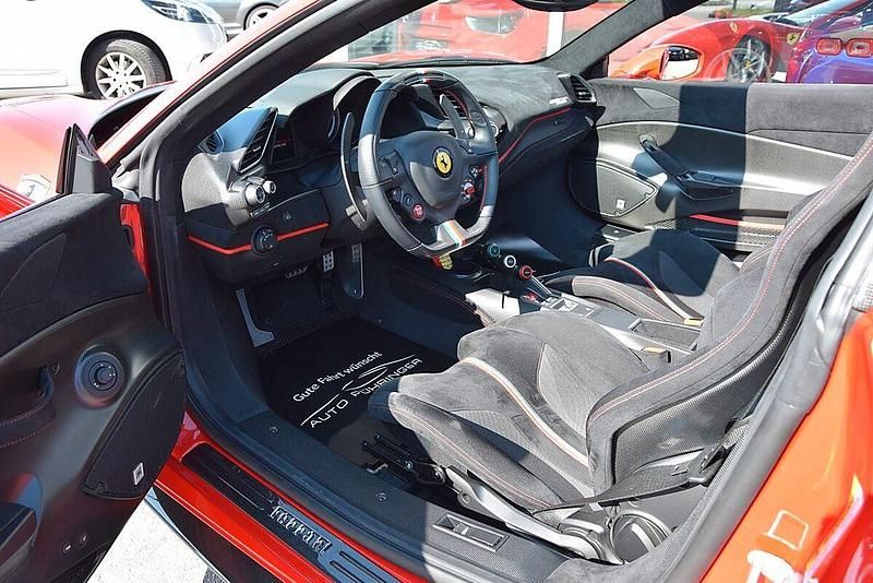 Second-hand Ferrari 488 721 CP (530 kW) 2020 Roșu Cabrio