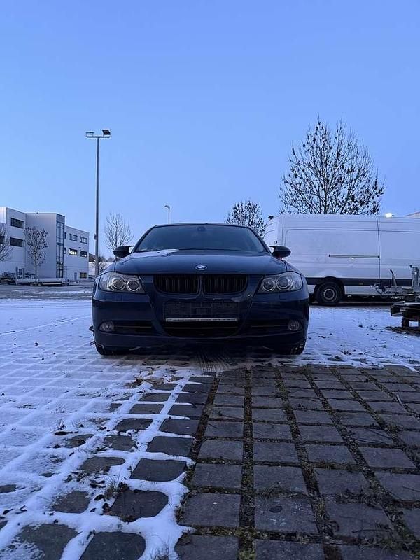 Gebraucht BMW 325 218 PS (160 kW) 2007 Blau Limousine
