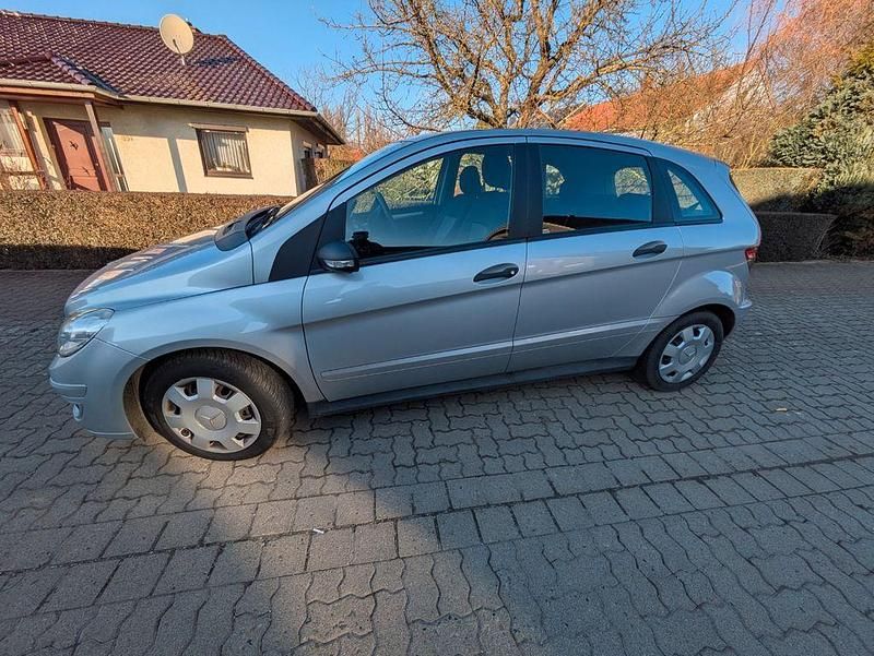 Gebraucht Mercedes B180 Edition 109 PS (80 kW) 2007 Silber Van / Kleinbus