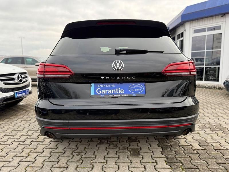 Gebraucht VW Touareg 340 PS (250 kW) 2022 Mythos black SUV