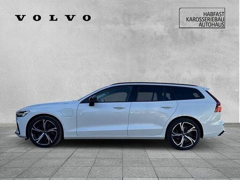 Gebraucht Volvo V60 Plus 398 PS (292 kW) 2022 Crystal white pearl / metallic (metallic) Kombi