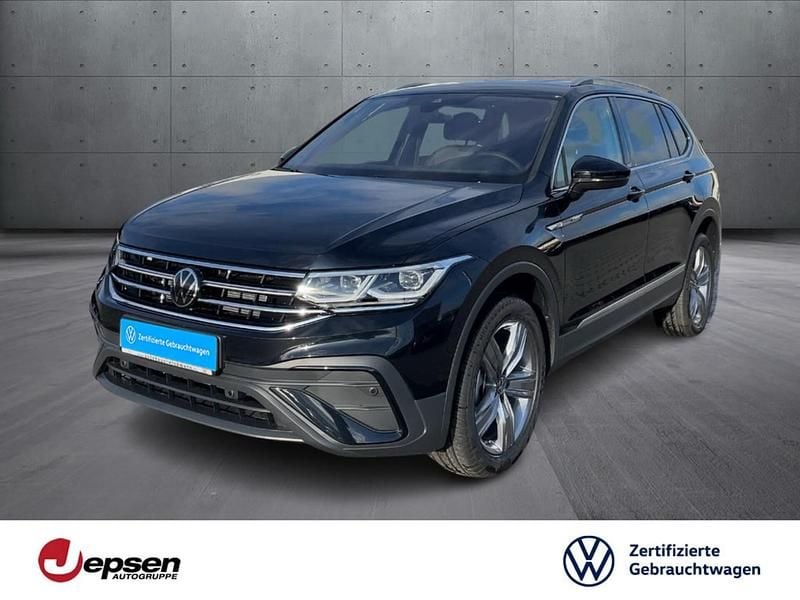 Gebraucht VW Tiguan Allspace Move 150 PS (110 kW) 2023 Deep black perleffekt (metallic) SUV