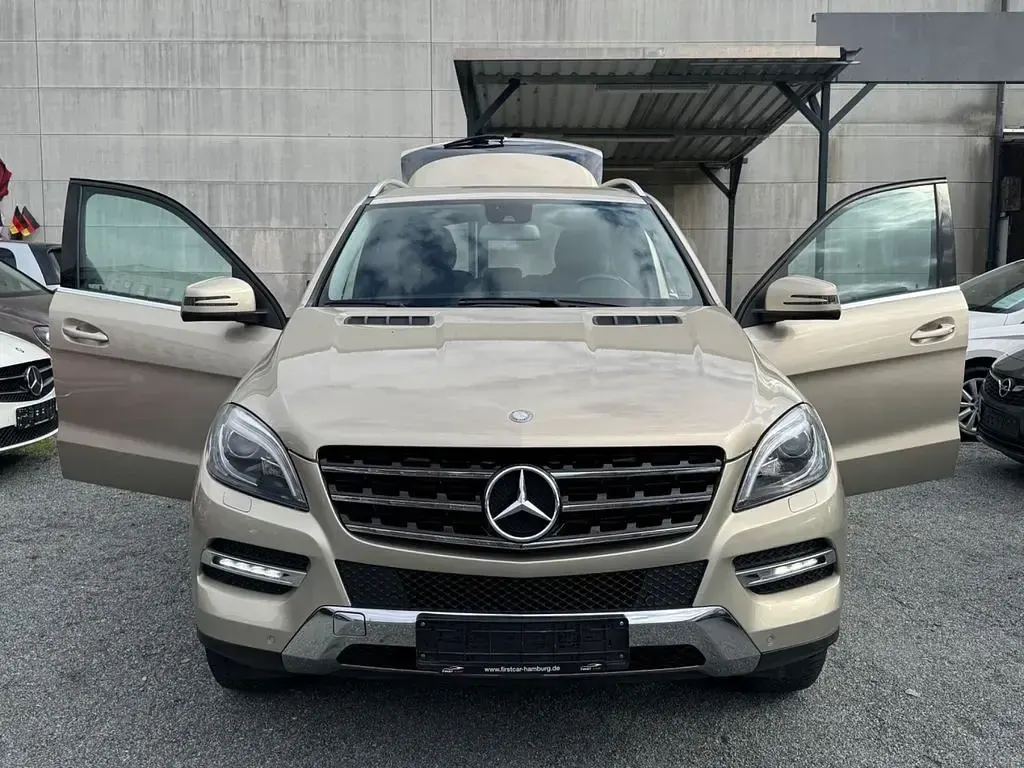 Gebraucht Mercedes ML350 258 PS (189 kW) 2012 Beige SUV
