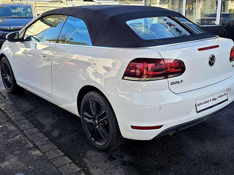 Gebraucht VW Golf Cabriolet Basis 105 PS (77 kW) 2013 Pure white Cabrio
