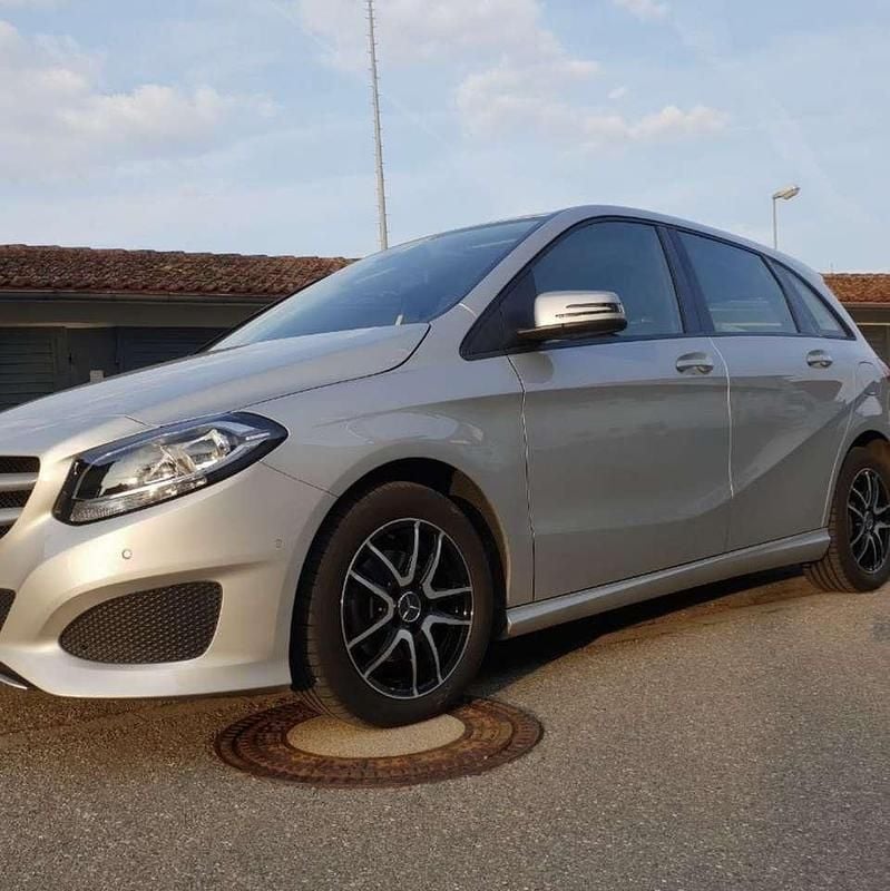 Gebraucht 2016 Mercedes B180 Van / Kleinbus | 11.900 € (Fairer Preis) - Bild 1/4