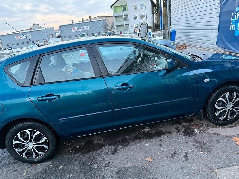 Blau Gebraucht 2007 Mazda 3 Inclusive Limousine | 2.600 € (Fairer Preis) - Bild 1/4