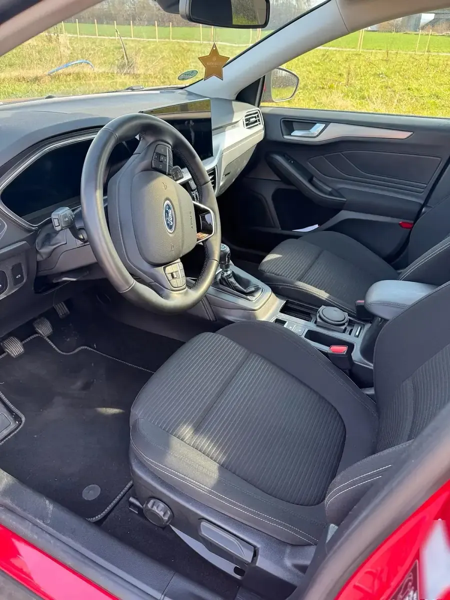 Usata Ford Focus 125 CV (91 kW) 2024 Rosso Station wagon