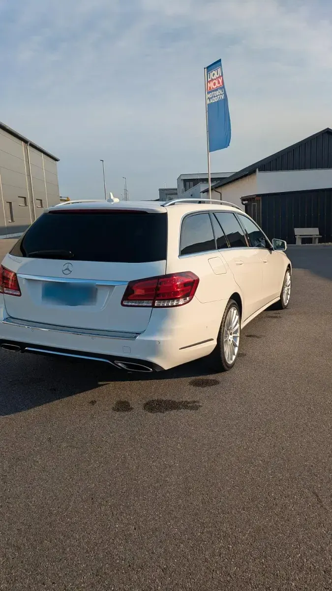Gebraucht Mercedes E220 Avantgarde 170 PS (125 kW) 2014 Weiß Kombi