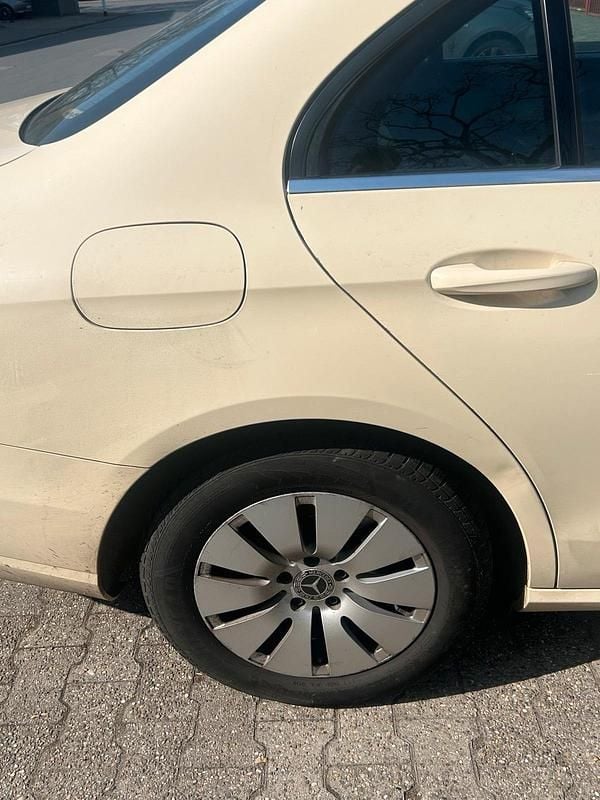 Gebraucht Mercedes E200 150 PS (110 kW) 2018 Beige Limousine