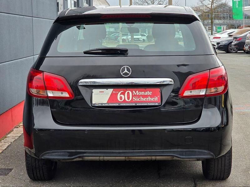 Gebraucht Mercedes B200 136 PS (100 kW) 2016 Schwarz Van / Kleinbus
