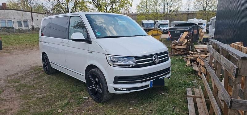 Second-hand VW T6 201 CP (147 kW) 2018 Negru Van