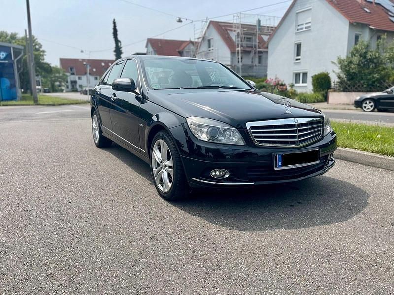 Schwarz Gebraucht 2008 Mercedes C200 Limousine | 8.350 € (Fairer Preis) - Bild 1/4