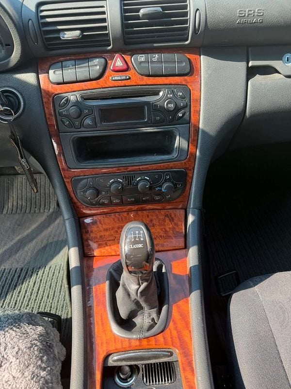 Gebraucht Mercedes C180 143 PS (105 kW) 2002 Grau Limousine