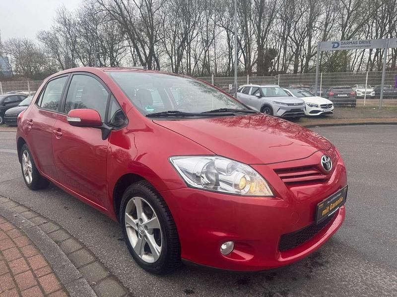 Gebraucht Toyota Auris Design 132 PS (97 kW) 2012 Rot Limousine