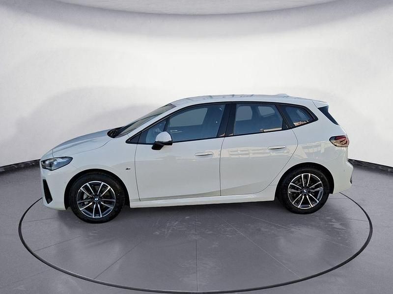 Gebraucht BMW 218 Active Tourer M Sport 136 PS (100 kW) 2024 Weiß Van / Kleinbus