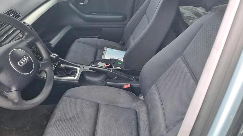 Gebraucht Audi A4 130 PS (95 kW) 2002 Blau Limousine