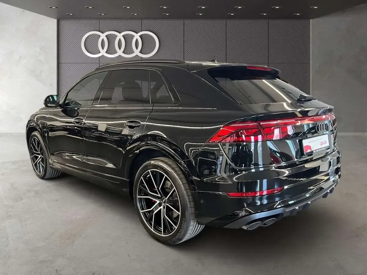 Gebraucht Audi SQ8 Sport 507 PS (372 kW) 2025 Mythosschwarz metallic/mythoss SUV