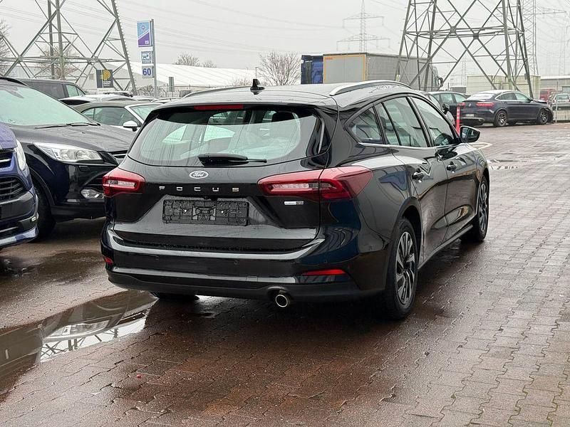 Gebraucht Ford Focus Titanium 155 PS (114 kW) 2022 Schwarz Limousine