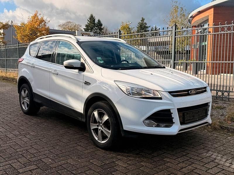 Gebraucht Ford Kuga Titanium 163 PS (119 kW) 2014 Weiß SUV