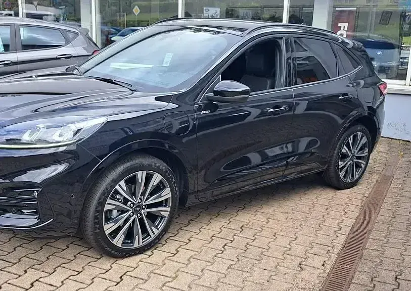 Gebraucht Ford Kuga ST-Line X 224 PS (164 kW) 2024 Schwarz SUV