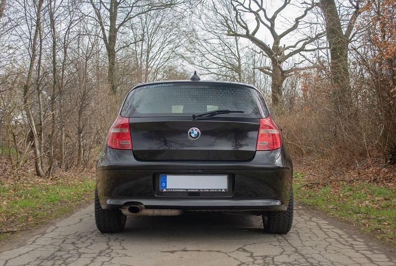 Gebraucht BMW 116 122 PS (89 kW) 2008 Schwarz Kleinwagen