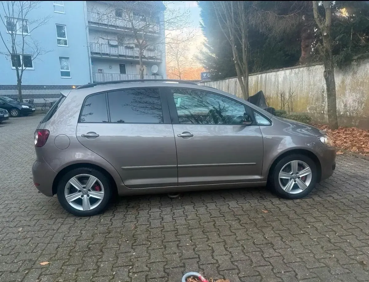 Gebraucht VW Golf VII 122 PS (89 kW) 2012 Braun Kleinwagen
