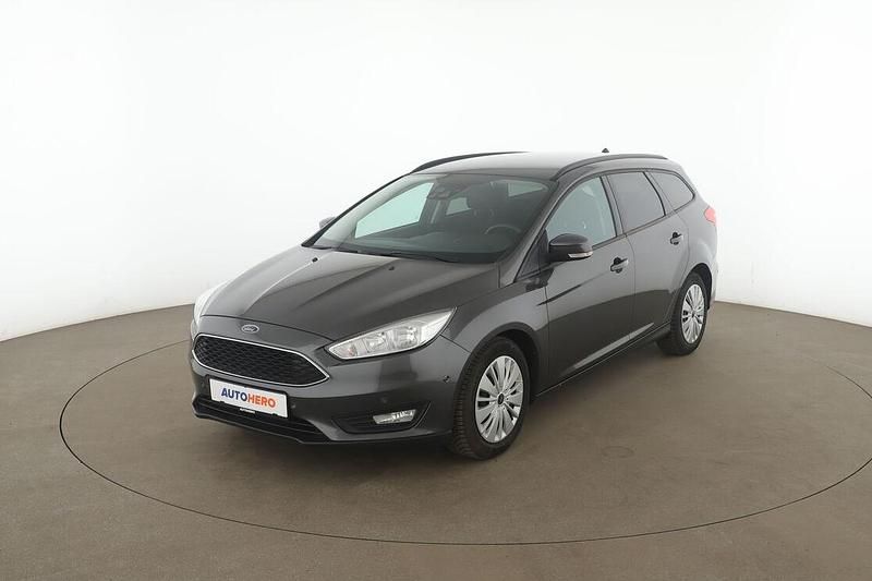 Gebraucht Ford Focus Business Edition 125 PS (91 kW) 2017 Grau Kombi