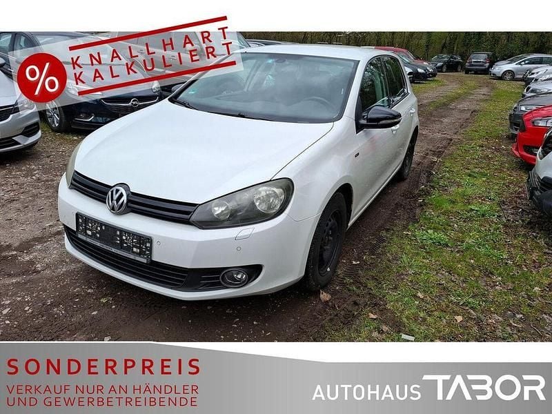 Gebraucht VW Golf VII Match 105 PS (77 kW) 2012 Candyweiß Limousine
