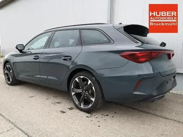 Nowe Cupra Leon 150 KM (110 kW) 2026 Niebieski Kombi