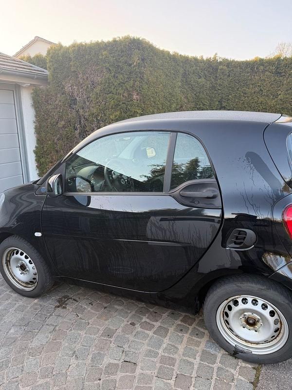 Gebraucht Smart ForTwo Coupé 60 kW (82 PS) 2023 Schwarz Coupé