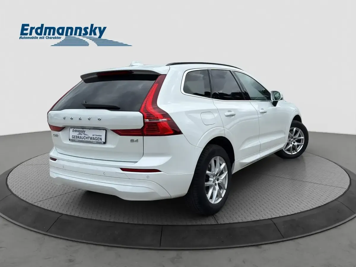 Gebraucht Volvo XC60 Momentum 197 PS (144 kW) 2022 Weiß SUV