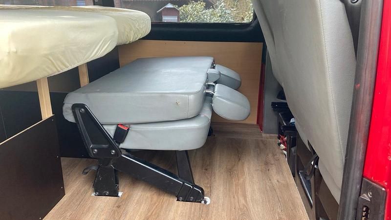 Gebraucht VW T5 105 PS (77 kW) 2008 Rot Van