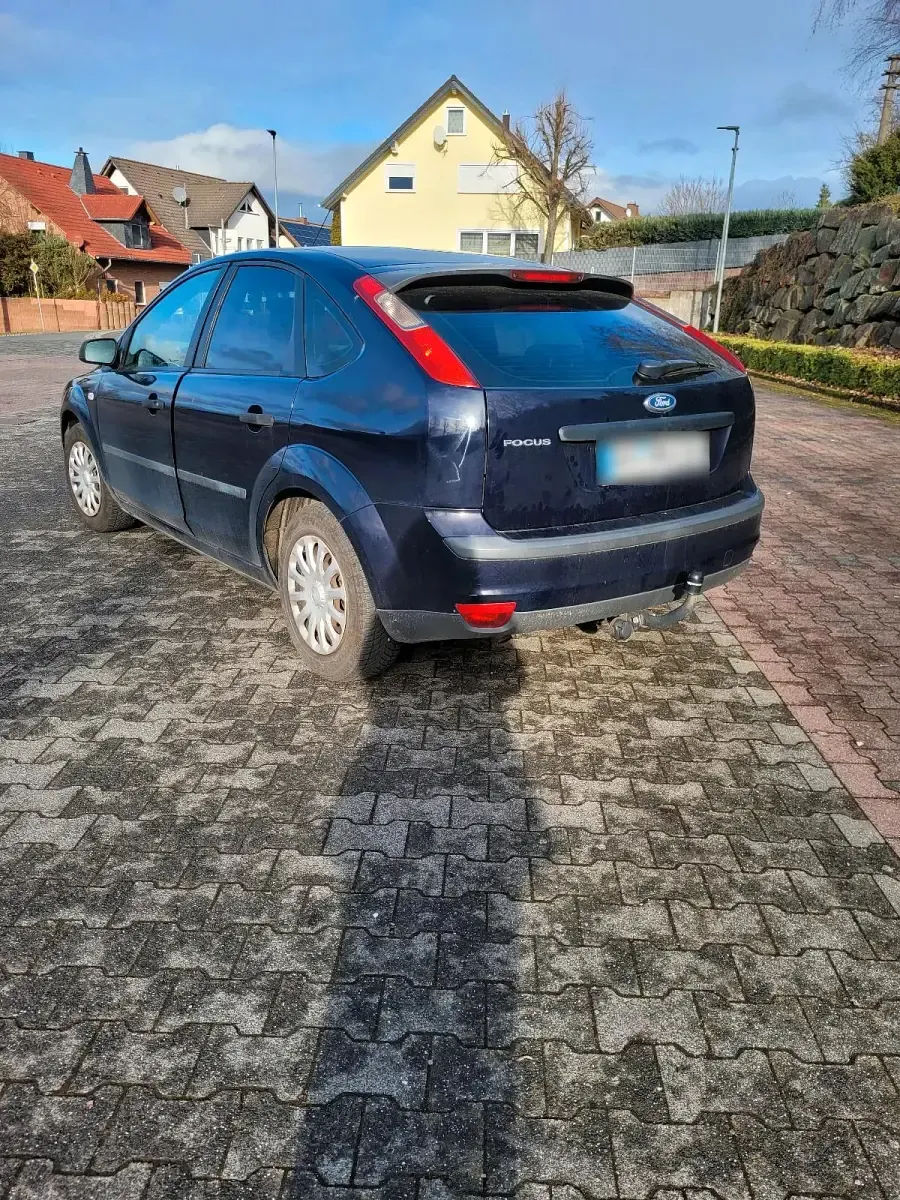 Gebraucht Ford Focus 101 PS (74 kW) 2006 Blau Kleinwagen