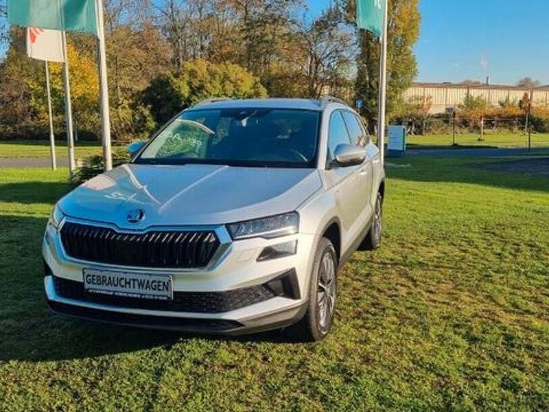 Silber Gebraucht 2022 Skoda Karoq Tour SUV | 21.950 € (Guter Preis) - Bild 1/4