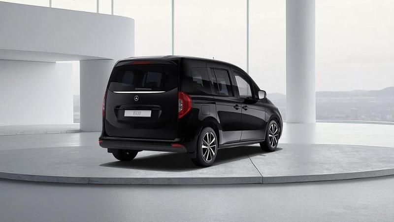 Gebraucht Mercedes EQT200 89 kW (122 PS) 2024 Loparitschwarz metallic Van / Kleinbus