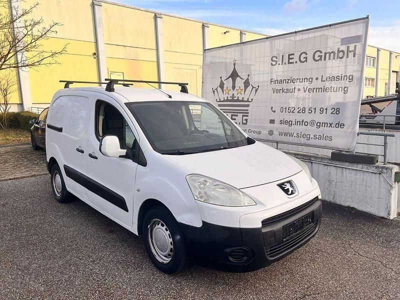 Lack weiss banquise/deckende l Gebraucht 2011 Peugeot Partner Comfort plus Van | 3.690 € (Fairer Preis) - Bild 1/4