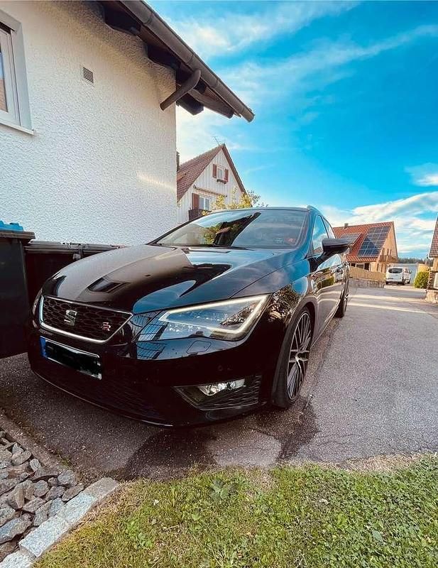 Schwarz Gebraucht 2016 Seat Leon ST FR Kombi | 15.999 € (Fairer Preis) - Bild 1/4