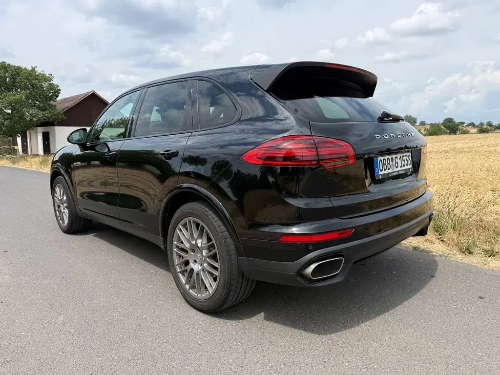 Gebraucht Porsche Cayenne Diesel 262 PS (192 kW) 2015 Schwarz SUV