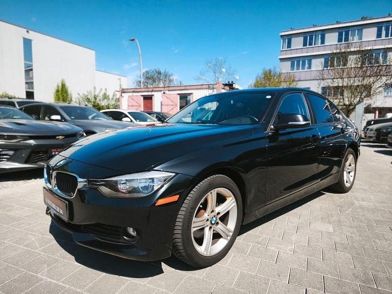 Second-hand BMW 320 184 CP (135 kW) 2015 Negru Berlinǎ