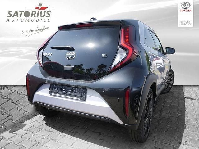 Neu Toyota Aygo X Edition 72 PS (52 kW) 2025 Silber SUV