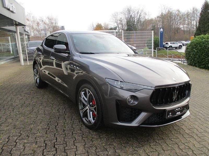 Grau Gebraucht 2022 Maserati Levante SUV | 62.450 € (Fairer Preis) - Bild 1/4