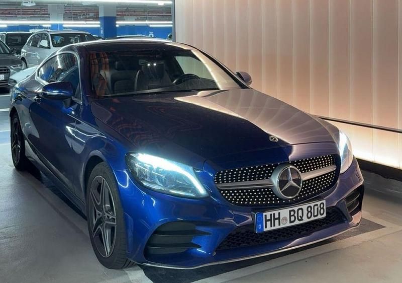 Blau Gebraucht 2018 Mercedes C180 AMG line Coupé | 26.249 € (Fairer Preis) - Bild 1/4