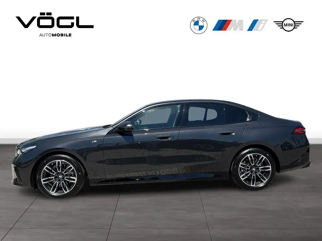 Gebraucht BMW 520 M Sport 190 PS (139 kW) 2025 Sophistograu brillanteffekt Limousine