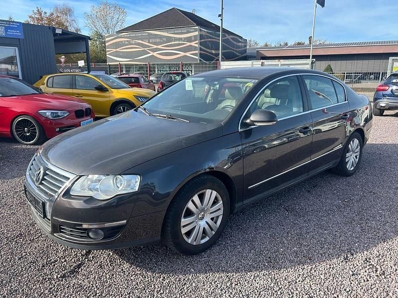 Braun Gebraucht 2005 VW Passat Highline Limousine | 1.500 € (Superpreis) - Bild 1/4