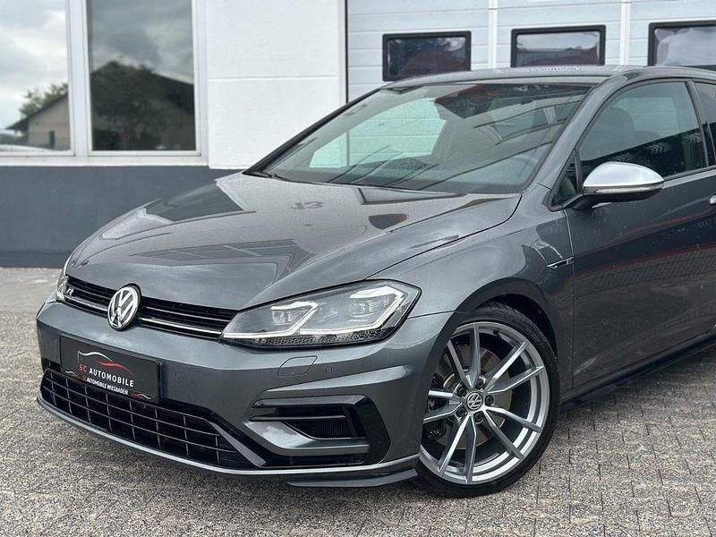 Grau Gebraucht 2019 VW Golf VII R Limousine | 24.950 € (Fairer Preis) - Bild 1/2