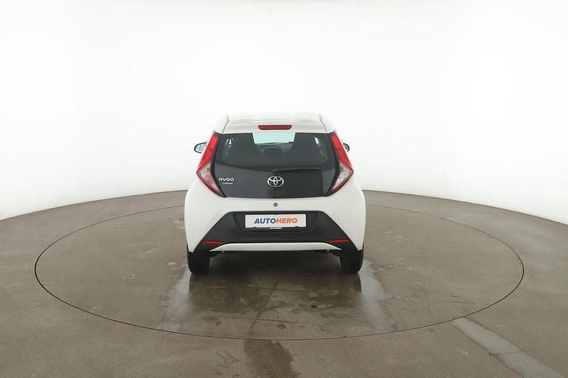 Gebraucht Toyota Aygo 72 PS (52 kW) 2020 Weiß Kleinwagen