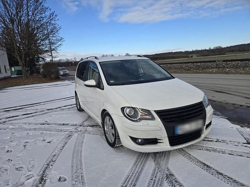 Weiß Gebraucht 2010 VW Touran Van / Kleinbus | 3.500 € (Superpreis) - Bild 1/4